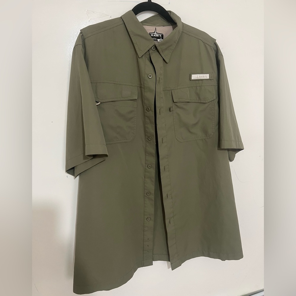 Habit Fishing/Outdoors Button Down Short Sleeved Shirt- Army Green- Large